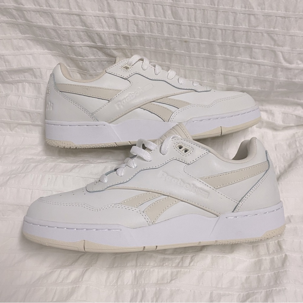 Men’s Reebok - Size 8.5 - Picture 2 of 6
